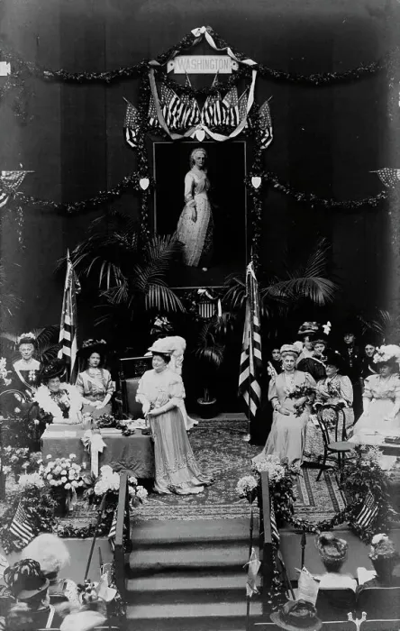 Framed Print : Women on stage at Daughters of the American Revolution convention, Washington, D.C. 1908. Creator: Frances Benjamin Johnston Framed Print : Women on stage at Daughters of the American Revolution convention, Washington, D.C. 1908. Creator: Frances Benjamin Johnston