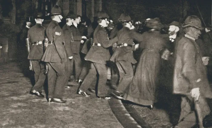 Framed Print : The Womens Freedom League attempting to enter the House of Commons, London, 1908
