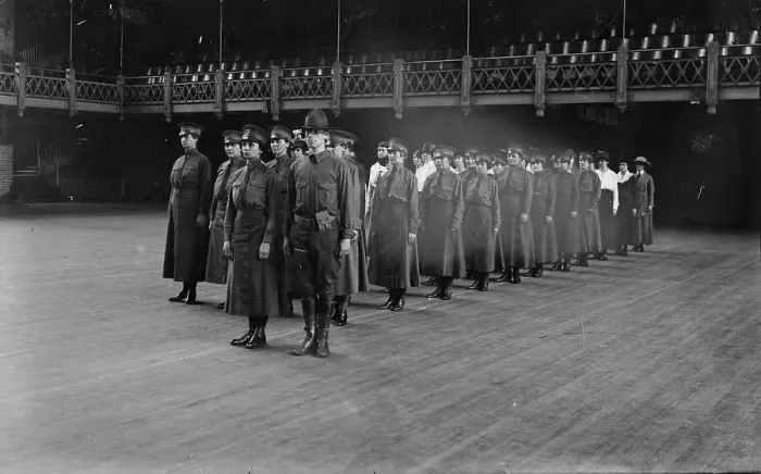 Framed Print : Women's Motor Corps, May 1917. Creator: Bain News Service Framed Print : Women's Motor Corps, May 1917. Creator: Bain News Service