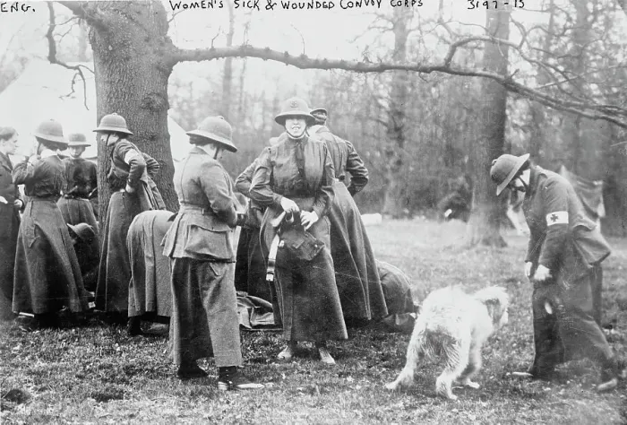 Framed Print : Women's Sick and Wounded Convoy Corps, Eng. between c1910 and c1915. Creator: Bain News Service