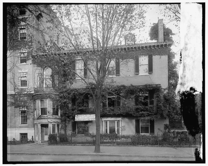 Framed Print : Women's suffrage, Cameron House, Headquarters, between 1910 and 1920. Creator: Harris & Ewing. Women's suffrage, Cameron House, Headquarters, between 1910 and 1920. Creator: Harris & Ewing Framed Print : Women's suffrage, Cameron House, Headquarters, between 1910 and 1920. Creator: Harris & Ewing. Women's suffrage, Cameron House, Headquarters, between 1910 and 1920. Creator: Harris & Ewing