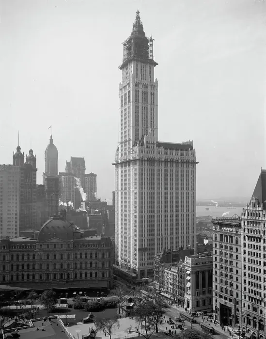 Framed Print : Woolworth Building, New York City, c.between 1910 and 1920. Creator: Unknown Framed Print : Woolworth Building, New York City, c.between 1910 and 1920. Creator: Unknown