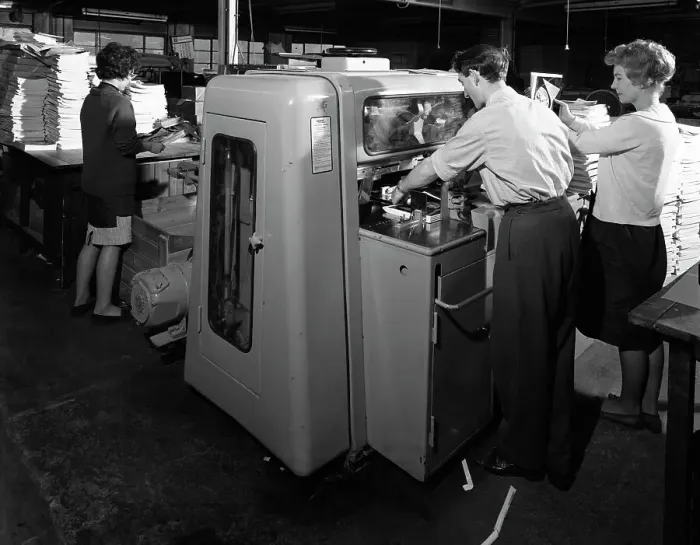 Framed Print : Workers at a printing company, Mexborough, South Yorkshire, 1959 Framed Print : Workers at a printing company, Mexborough, South Yorkshire, 1959