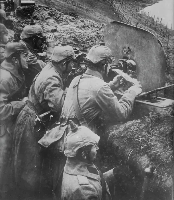 Framed Print : Working German gun against Russians, between 1914 and c1915. Creator: Bain News Service Framed Print : Working German gun against Russians, between 1914 and c1915. Creator: Bain News Service