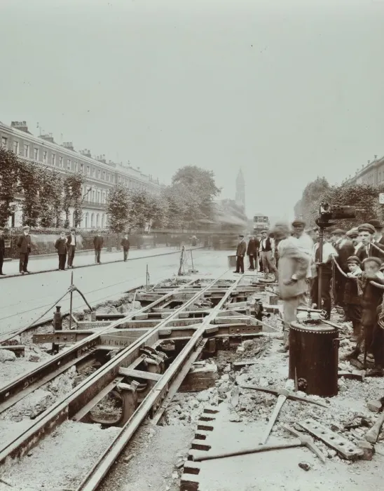 Framed Print : Workmen extending tramlines, Brixton Road, London, 1907 Framed Print : Workmen extending tramlines, Brixton Road, London, 1907