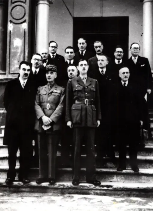 Framed Print : World War 2: De Gaulle with exiled French government in Algeria, 1943 Framed Print : World War 2: De Gaulle with exiled French government in Algeria, 1943
