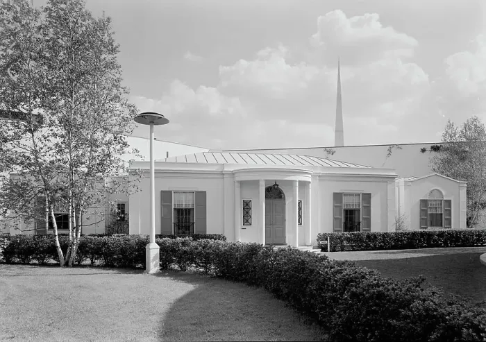 Framed Print : World's Fair, Good Housekeeping House, 1939. Creator: Gottscho-Schleisner, Inc Framed Print : World's Fair, Good Housekeeping House, 1939. Creator: Gottscho-Schleisner, Inc