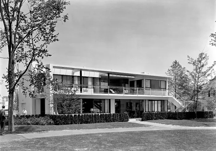 Framed Print : World's Fair, House of Glass no. 4, 1939. Creator: Gottscho-Schleisner, Inc Framed Print : World's Fair, House of Glass no. 4, 1939. Creator: Gottscho-Schleisner, Inc