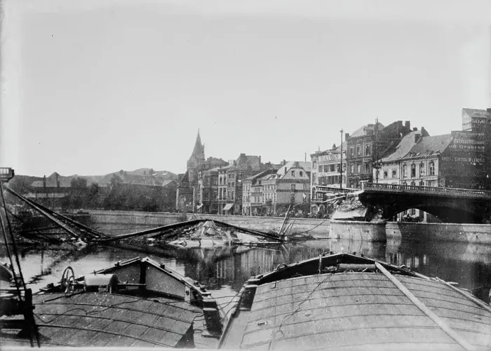 Framed Print : Wrecked bridge, Andenne, Belg. [i.e. Belgium], between c1914 and c1915. Creator: Bain News Service