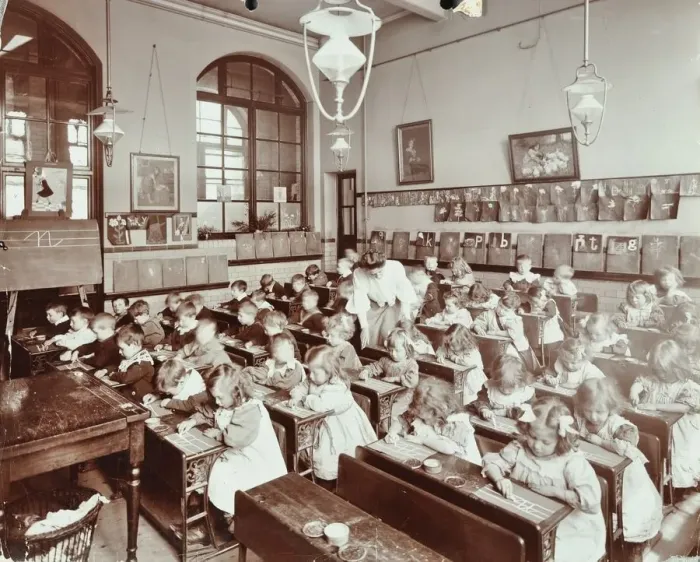Framed Print : Writing lesson, Hugh Myddelton School, Finsbury, London, 1906 Framed Print : Writing lesson, Hugh Myddelton School, Finsbury, London, 1906