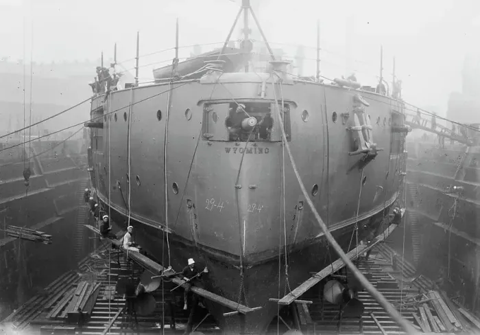 Framed Print : WYOMING in dock, between c1910 and c1915. Creator: Bain News Service Framed Print : WYOMING in dock, between c1910 and c1915. Creator: Bain News Service
