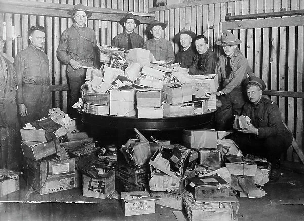 Xmas boxes for U.S. soldiers, Dec 1917. Creator: Bain News Service