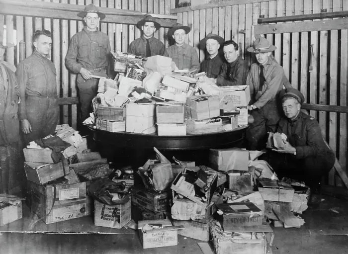 Framed Print : Xmas boxes for U.S. soldiers, Dec 1917. Creator: Bain News Service Framed Print : Xmas boxes for U.S. soldiers, Dec 1917. Creator: Bain News Service