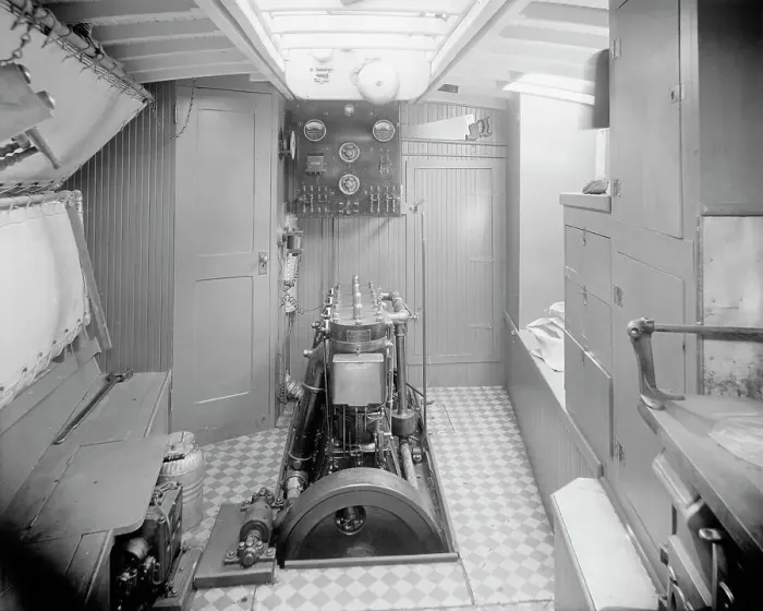 Framed Print : Yacht Althea, engine room, between 1907 and 1915. Creator: Unknown Framed Print : Yacht Althea, engine room, between 1907 and 1915. Creator: Unknown