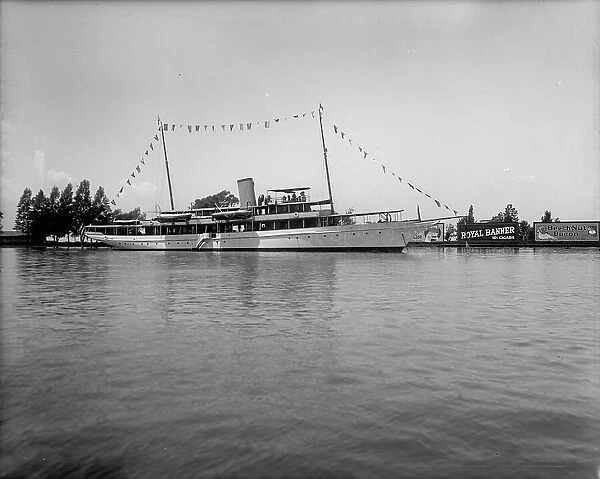 Yacht Caroline of Toledo, St. Clair Flats, Mich. between 1909 and 1915. Creator: Unknown