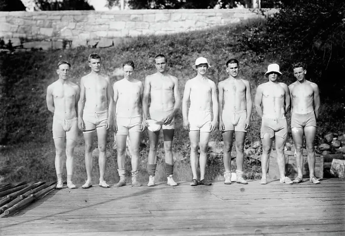 Framed Print : Yale Varsity line-up, between c1910 and c1915. Creator: Bain News Service Framed Print : Yale Varsity line-up, between c1910 and c1915. Creator: Bain News Service