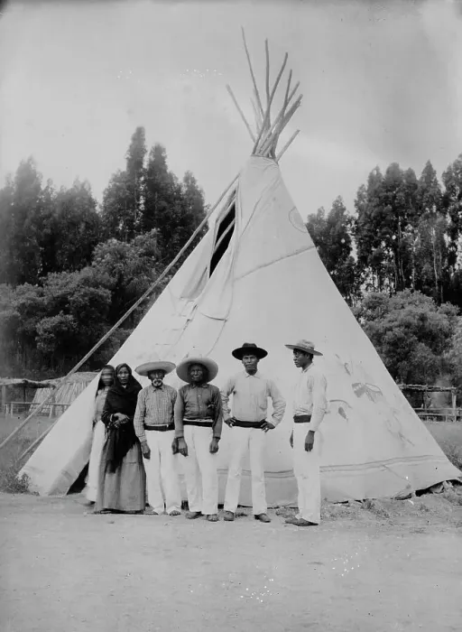 Framed Print : Yaqui Indians, between c1910 and c1915. Creator: Bain News Service Framed Print : Yaqui Indians, between c1910 and c1915. Creator: Bain News Service
