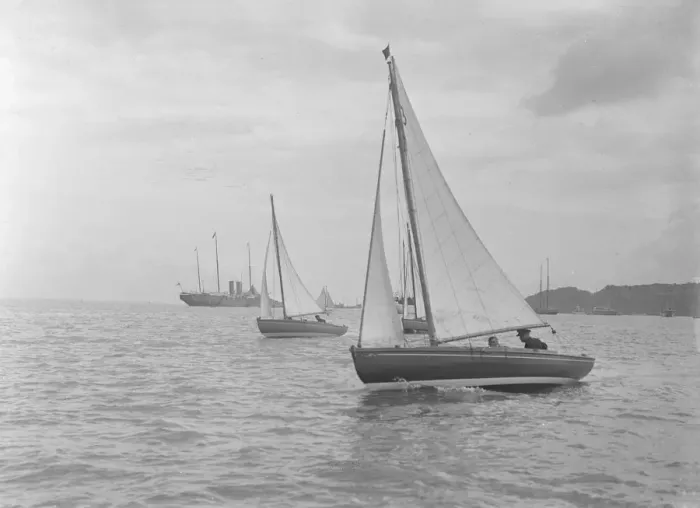 Framed Print : Yarmouth One Designs racing, 1922. Creator: Kirk & Sons of Cowes