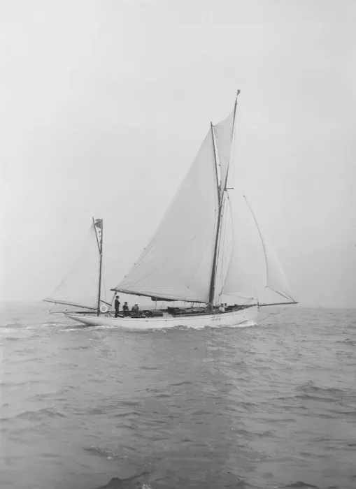 Framed Print : The yawl Colleen under way, 1912. Creator: Kirk & Sons of Cowes Framed Print : The yawl Colleen under way, 1912. Creator: Kirk & Sons of Cowes