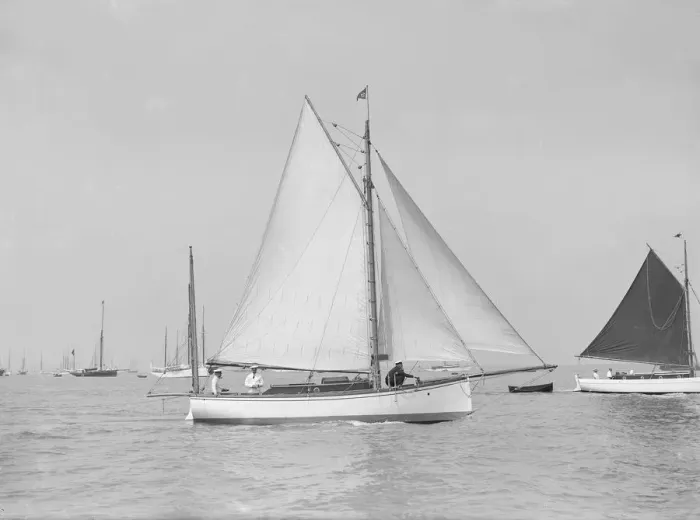 Framed Print : The yawl Heroine under sail, 1913. Creator: Kirk & Sons of Cowes Framed Print : The yawl Heroine under sail, 1913. Creator: Kirk & Sons of Cowes