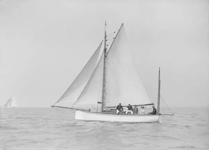 Framed Print : The yawl Heroine under sail, 1913. Creator: Kirk & Sons of Cowes Framed Print : The yawl Heroine under sail, 1913. Creator: Kirk & Sons of Cowes