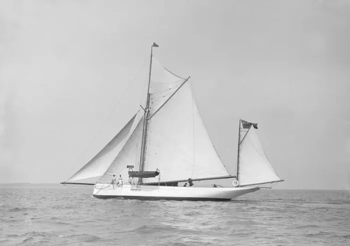 Framed Print : The yawl Imatra under sail, 1913. Creator: Kirk & Sons of Cowes Framed Print : The yawl Imatra under sail, 1913. Creator: Kirk & Sons of Cowes