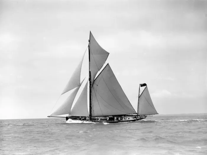 Framed Print : The yawl Joyce sailing in good wind, 1911. Creator: Kirk & Sons of Cowes Framed Print : The yawl Joyce sailing in good wind, 1911. Creator: Kirk & Sons of Cowes