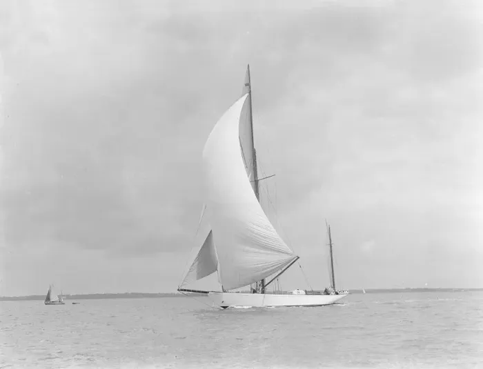 Framed Print : The yawl Sumurun running downwind with spinnaker, 1922. Creator: Kirk & Sons of Cowes Framed Print : The yawl Sumurun running downwind with spinnaker, 1922. Creator: Kirk & Sons of Cowes