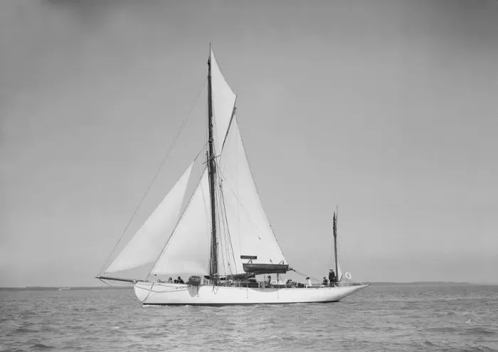 Framed Print : The yawl Suzanne under sail, 1911. Creator: Kirk & Sons of Cowes Framed Print : The yawl Suzanne under sail, 1911. Creator: Kirk & Sons of Cowes