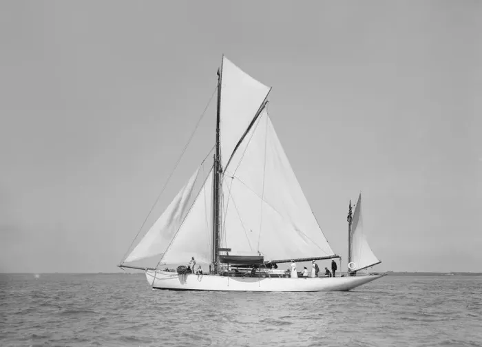 Framed Print : The yawl Suzanne under sail, 1911. Creator: Kirk & Sons of Cowes Framed Print : The yawl Suzanne under sail, 1911. Creator: Kirk & Sons of Cowes
