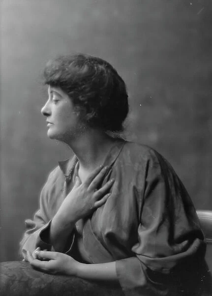 Yocum, George, Mrs. portrait photograph, 1916 Mar. 10. Creator: Arnold Genthe