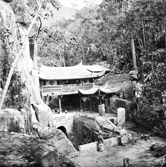 Framed Print : Yongquan Monastery, Drum Mountain, Fukien province, China, 1870 / 1871. Creator: John Thomson Framed Print : Yongquan Monastery, Drum Mountain, Fukien province, China, 1870 / 1871. Creator: John Thomson