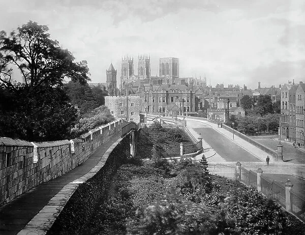 York Minster, c.(between 1900 and 1910). Creator: Unknown