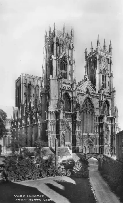 Framed Print : York Minster, York, Noth Yorkshire, early 20th century Framed Print : York Minster, York, Noth Yorkshire, early 20th century