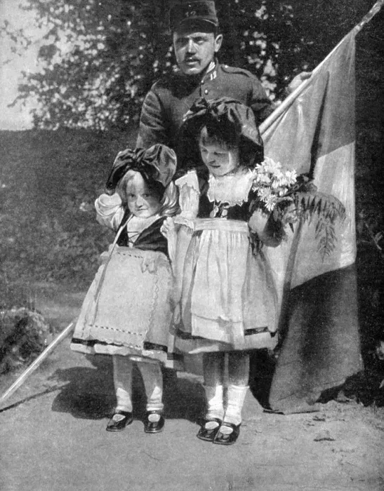 Framed Print : Young Alsatian children in traditional dress with a French soldier, World War I, 1915 Framed Print : Young Alsatian children in traditional dress with a French soldier, World War I, 1915
