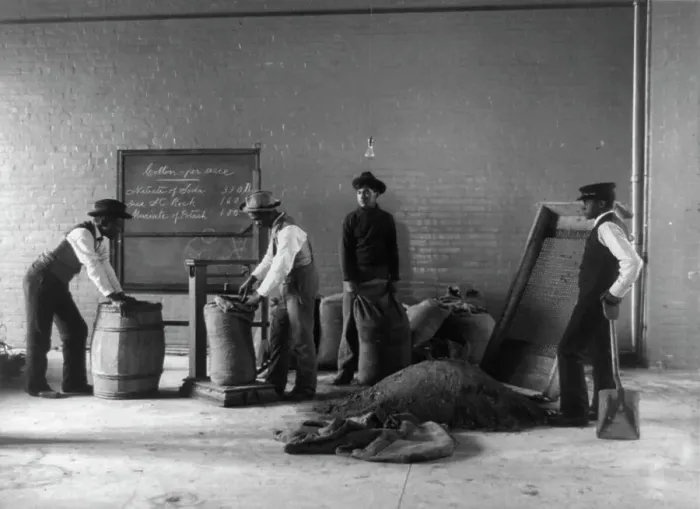 Framed Print : Four young men mixing fertilizers, Hampton Institute, Hampton, Va. 1899 or 1900. Creator: Frances Benjamin Johnston Framed Print : Four young men mixing fertilizers, Hampton Institute, Hampton, Va. 1899 or 1900. Creator: Frances Benjamin Johnston