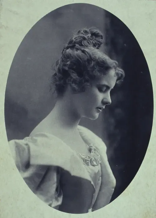 Framed Print : Young woman, facing right, head-and-shoulders profile portrait, c1900. Creator: Davis & Sanford. Young woman, facing right, head-and-shoulders profile portrait, c1900. Creator: Davis & Sanford Framed Print : Young woman, facing right, head-and-shoulders profile portrait, c1900. Creator: Davis & Sanford. Young woman, facing right, head-and-shoulders profile portrait, c1900. Creator: Davis & Sanford