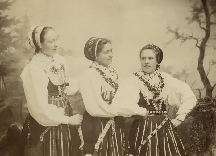 Framed Print : Three young women dressed in costumes from Leksand, Dalarna, 1886-1920. Creator: Helene Edlund Framed Print : Three young women dressed in costumes from Leksand, Dalarna, 1886-1920. Creator: Helene Edlund