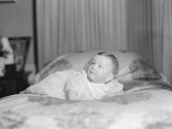 Ziegler, William, Jr. Mrs. (Helen Murphy), baby of, portrait photograph, between 1928 and 1931. Creator: Arnold Genthe