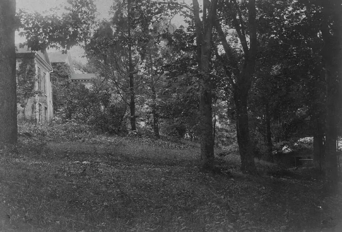 Framed Print : Zoo, c1895. Creator: Frances Benjamin Johnston Framed Print : Zoo, c1895. Creator: Frances Benjamin Johnston