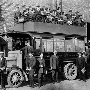 1906 Daimler experimental gearless bus. Creator: Unknown