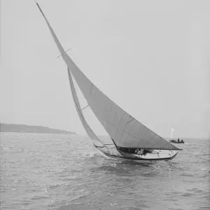 The 6 Metre Vanda sailing close-hauled, 1914. Creator: Kirk & Sons of Cowes The 6 Metre Vanda sailing close-hauled, 1914. Creator: Kirk & Sons of Cowes