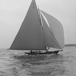 The 7 Metre class Endrick, 1912. Creator: Kirk & Sons of Cowes