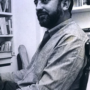 Angel Gonzalez Muniz (1925-2008), in his study Asturian poet