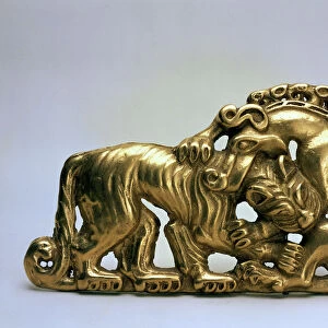 Animals fighting (Belt buckle), 7th century BC