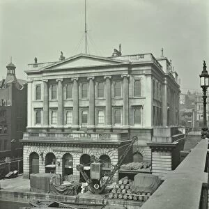 Barges and goods in front of Fishmongers Hall, seen from London Bridge, 1912