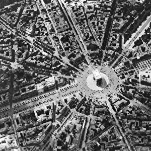 A birds eye view of the Place de L Etoile and the Arc de Triomphe, Paris, 1931. Artist: Ernest Flammarion
