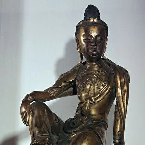 Chinese statuette of the Bodhisattva Kuan-yin, 12th century