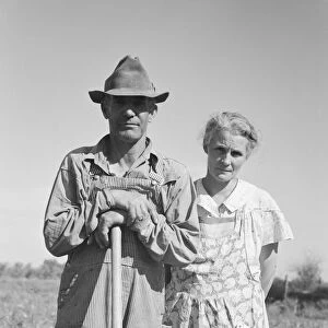 Couple who have raised ten children on reclaimed land... Irrigon, Morrow County, Oregon, 1939. Creator: Dorothea Lange