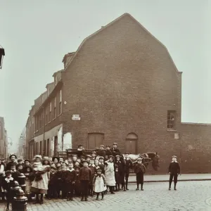 Crowd of East End children, Red Lion Street, Wapping, London, 1904